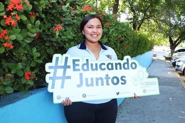 "¡Ahí viene la maestra Proeduca!": así fue el servicio social para María Guadalupe